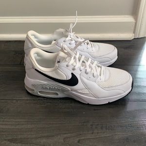 White Nike AirMax